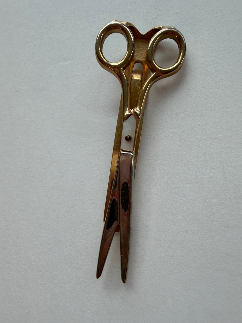 SWANK Gold Tone & Mother of Pearl Scissors Lapel Pin